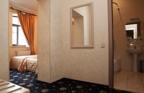Shevchenkivs'kyi District Hotel | Gonchar Hotel