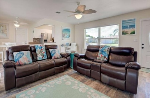 Englewood South House | Gone Fishing - Canal FRONT - Amazing boating - fantastic location easy to the Bay and Gulf