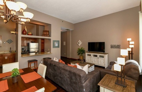 Downtown Cleveland Condo | Good Food Good Life|2BR Condo| Center of Cleveland