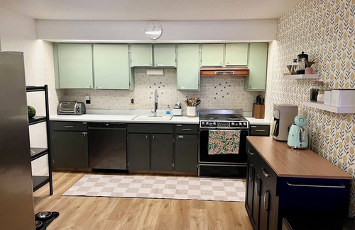 Glencoe House | Good Life Cabin- EV-Hot Tub-Lake Access-Pups OK