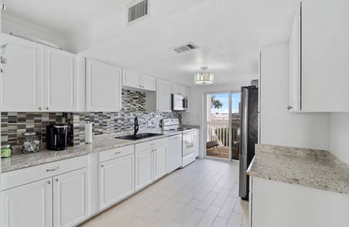 Navarre Beach House | Good Time 2-bedroom townhome in Navarre
