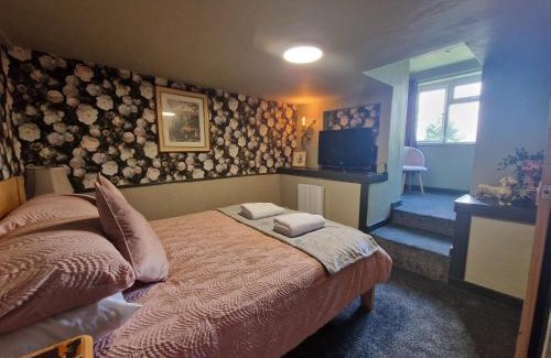 Redruth House | Goonearl Simply Stay