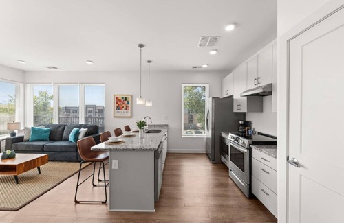 Hough Apartment | Gorgeous 2 Bed/2 Bath | CLE Clinic | Balcony