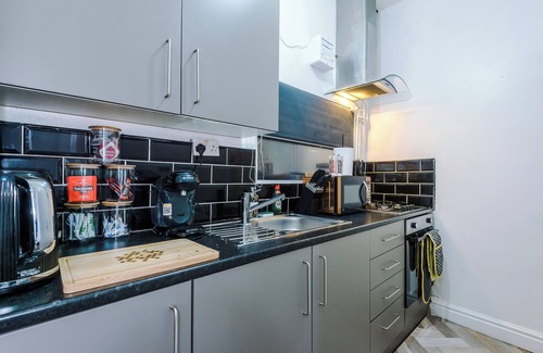 Bradford House | Gorgeous 2 bed house, sleeps 4, free parking, pet friendly