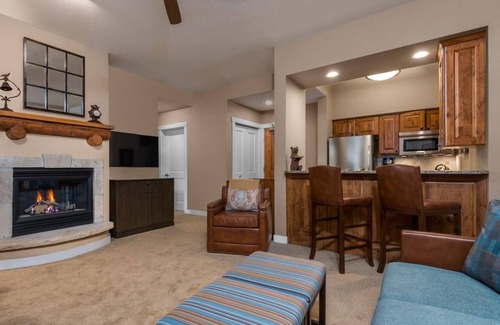 Beaver Creek Condo | GORGEOUS 2 BEDROOM SKI IN/OUT MOUNTAIN LODGE
