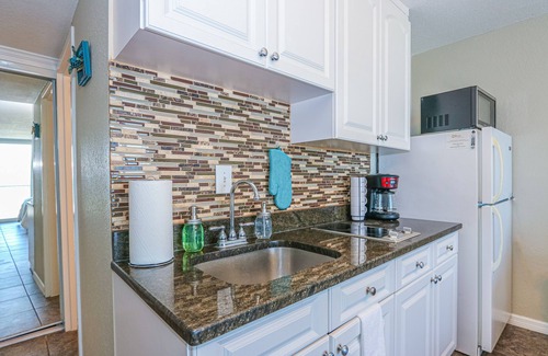 Treasure Island House | Gorgeous 2 br 2 ba Waterfront Condo!