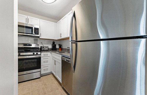 North Brookline Apartment | Gorgeous 2BR Next to BU 6467