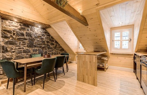 Vieux-Quebec-Cap-Blanc-colline Parlementaire Apartment | Gorgeous 3 Bedroom 2-floor Old Quebec Townhouse