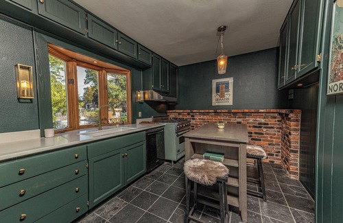 Old Bend House | Gorgeous 3-bedroom designer home in the heart of historic Bend!