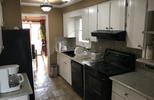 Brampton House | ★ Gorgeous 3 Bedroom Luxurious Home ★ PRIVATE