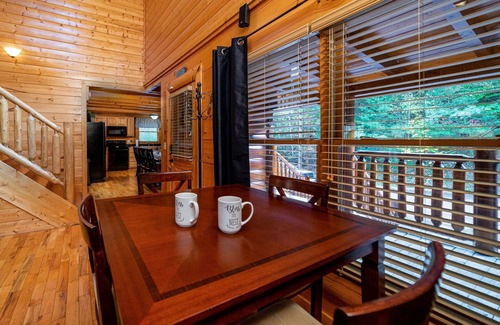 Sevierville Cabin | ⭐Gorgeous 4bd/4.5ba⛰️Gated Resort w/Indoor Pool🏊