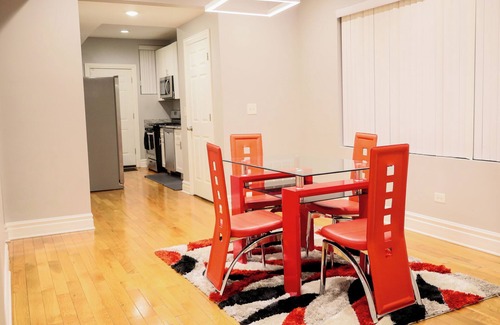 South Shore Apartment | Gorgeous 4BDR in Chicago/15mins from DWTN Brand New!