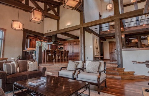 Park City House | Gorgeous 5 Bedroom Luxury Colony Estate Situated on 7 Acres