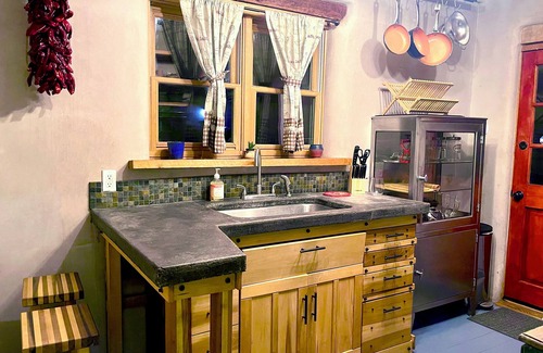 South Capitol Apartment | Gorgeous adobe unit with yard
