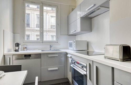 Quartier Saint-Georges Apartment | Gorgeous and large flat in the heart of Paris 09