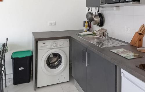 Dunkerque Centre Apartment | Gorgeous Apartment In Dunkerque With Wifi