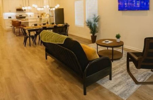Denver Heights House | Gorgeous Artistic Fully Fenced Home Near Downtown