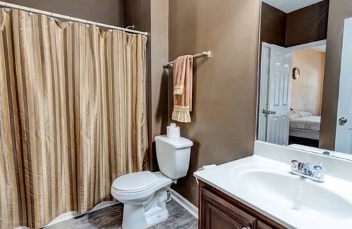 Centerville House | Gorgeous Atlanta 4200sq ft Home Atlanta / Stone Mtn area.