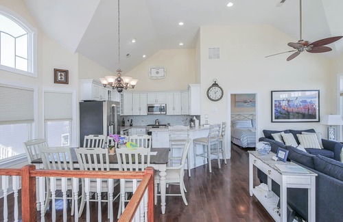 Avalon House | GORGEOUS BEACH FRONT HOME!