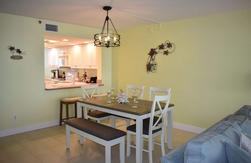 Redington Shores Condo | Gorgeous Beachfront Condo on the Gulf of Mexico