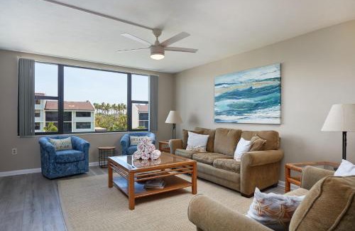 Sanibel House | Gorgeous Beachfront Condo at Loggerhead Cay