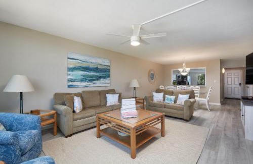 Sanibel House | Gorgeous Beachfront Condo at Loggerhead Cay