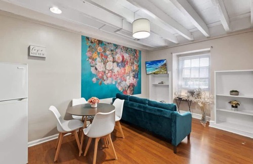 Washington Square West Apartment | Gorgeous Bi-Level 1BR Apartment in Center City