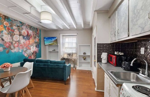 Washington Square West Apartment | Gorgeous Bi-Level 1BR Apartment in Center City