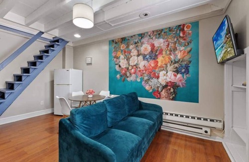 Washington Square West Apartment | Gorgeous Bi-Level 1BR Apartment in Center City