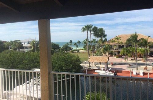 Islamorada House | Gorgeous Canalfront, Ocean View 3 Bedroom 3.5 Bath Home- Water Enthusiasts Dream