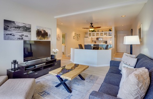 Avalon Condo | Gorgeous Catalina Island Condo with Golf Cart!