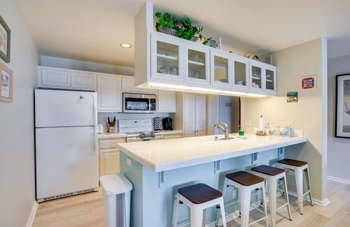 Avalon Condo | Gorgeous Catalina Island Condo with Golf Cart!