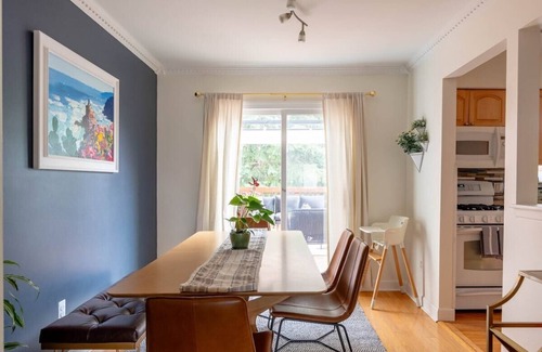 Clawson House | Gorgeous Comfy Downtown Clawson Home