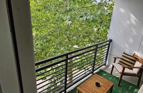 Downtown San Antonio Apartment | Gorgeous Condo w Riverwalk Views Free Parking Pet Friendly Centrally Located on the Riverwalk