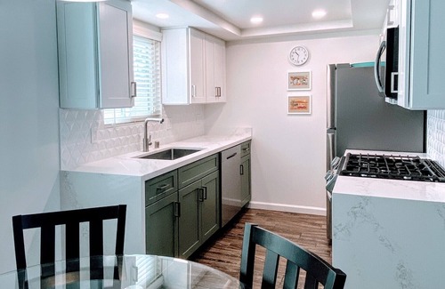 Canyon Corridor Apartment | Gorgeous condo with fabulous mountain and pool views in South Palm Springs