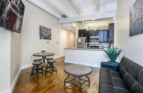 Central Business District Apartment | Gorgeous Condos 1 minute walk to French Quarter