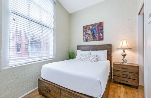 Central Business District Apartment | Gorgeous Condos 1 minute walk to French Quarter