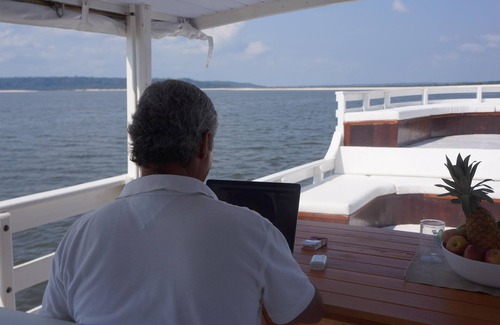 Alter do Chao Cabin | Gorgeous converted fishing vessel in Alter do Chao