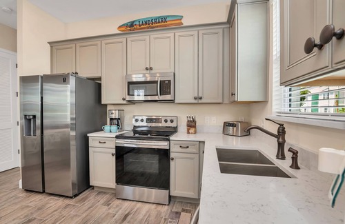 West Kissimmee Cottage | Gorgeous Cottage w/Private Pool + Balcony, Near Disney!
