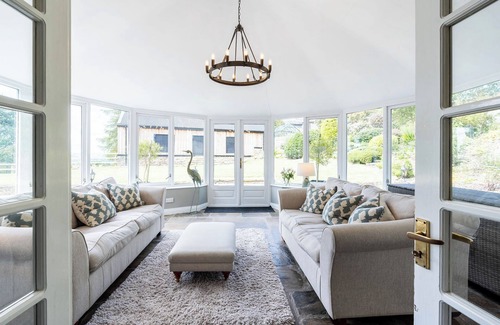 East Morton House | Gorgeous country estate in West Yorkshire with hot tub - sleeps 12