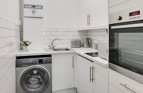 Southend-on-Sea Apartment | Gorgeous & Cozy Studio City Centre Nr High Street by Luxiety Stays