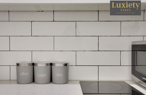 Southend-on-Sea Apartment | Gorgeous & Cozy Studio City Centre Nr High Street by Luxiety Stays