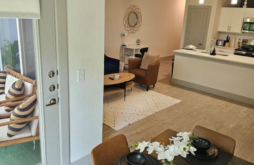 Downtown San Antonio Apartment | Gorgeous D-Town Riverwalk Hotel/Apt Free Parking