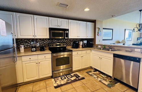 Long Beach Condo | Gorgeous Designer BEACHFRONT 3 BDR Majestic condo, families only, max 6 guests!