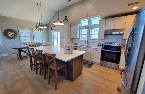 Whalehead Beach House | Gorgeous! Dogs! New! Private Pool, Volleyball, C0907