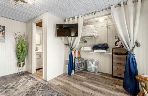 Bayview House | Gorgeous Floating Home on Lake Pend O'reille, Surrounded by the Selkirk and Cabinet Mountains, Idaho