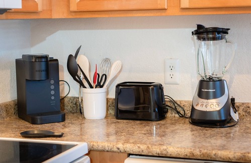 Cimarron Foothills Estates Apartment | Gorgeous Full Apt 2br/2bath W/Heated Pool, Spa & Gym