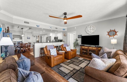 Lower Grand Lagoon Condo | Gorgeous, Fully Equipped Beachfront Condo
