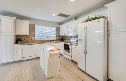 Sacramento House | Gorgeous, Furnished Home w/Pool + 2 Car Garage