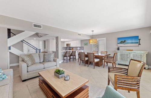Sanibel House | Gorgeous Gulf Front Townhome! FALL SALE!